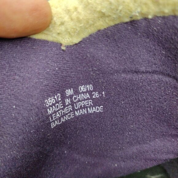 Clarks Bendables Suede Winter Ankle Boots Womens Size 9 Purple - Picture 9 of 9